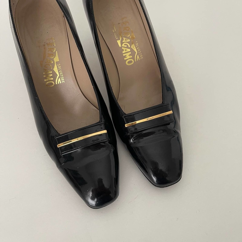 Vintage Ferragamo Black Patent leather gold buckle heels 9.5